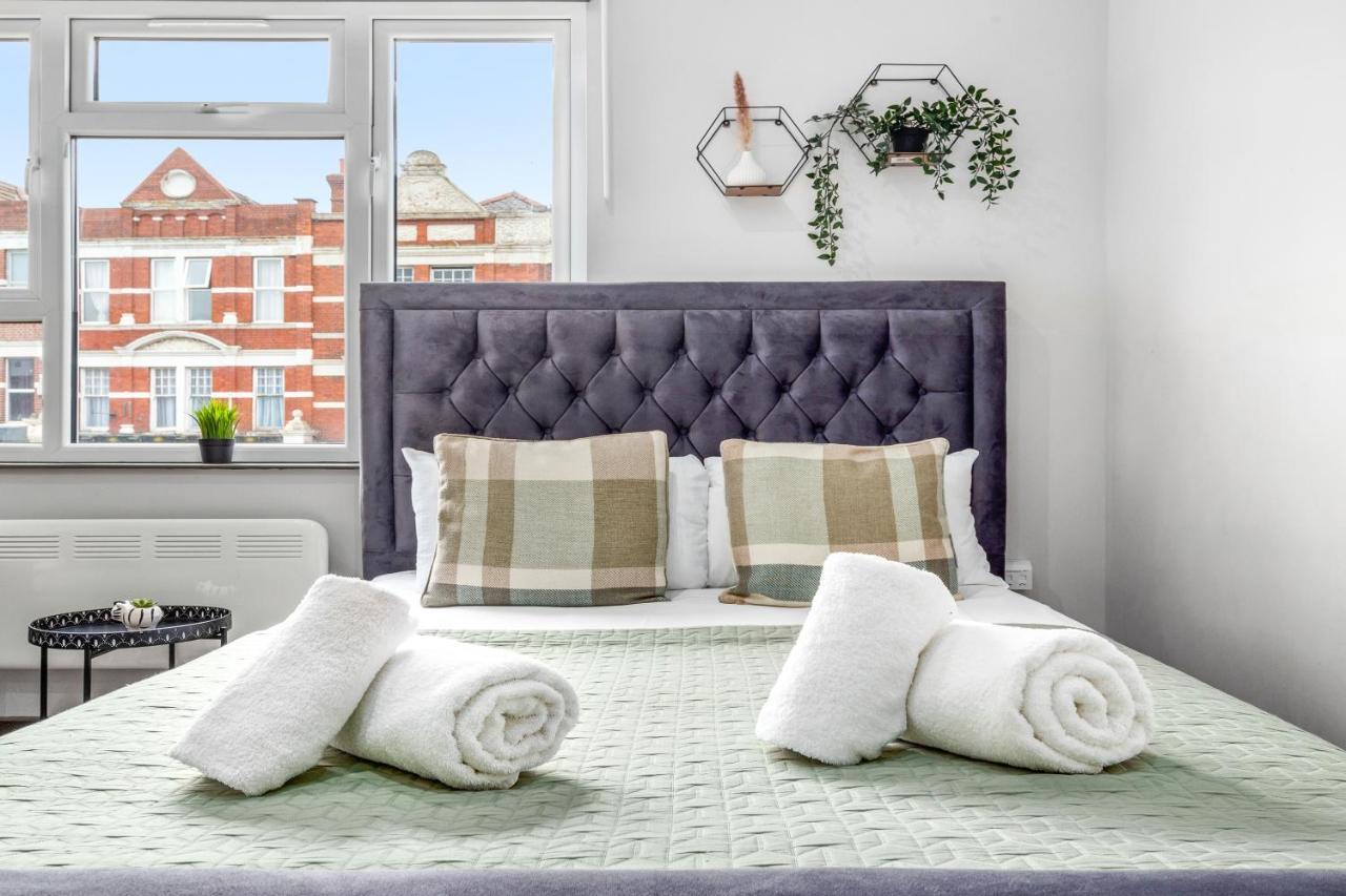 Sydenham Stays By Hayes Residency London Bagian luar foto